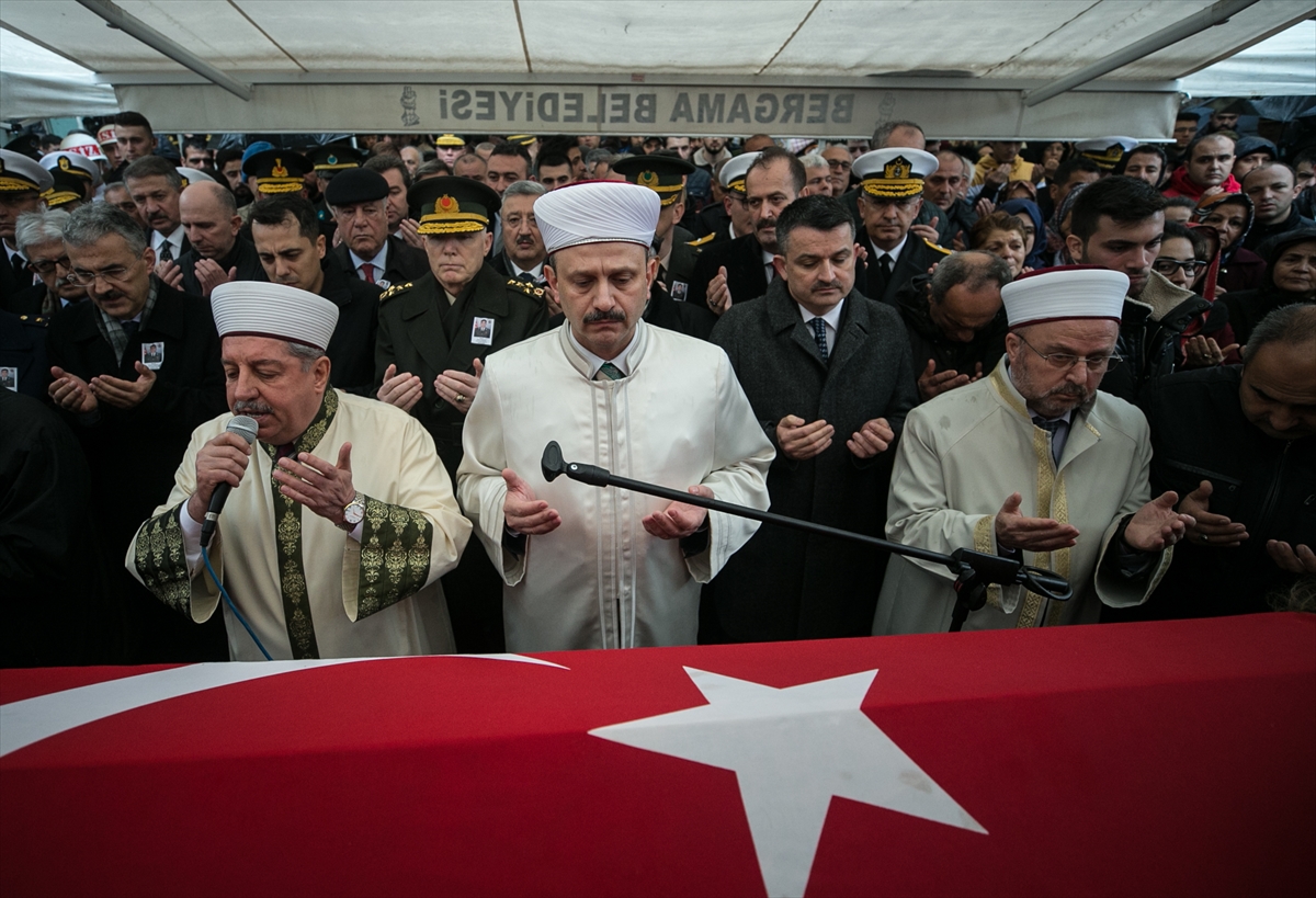 Şehit Pilot Yüzbaşı Ümit Özerli son yolculuğuna uğurlandı!