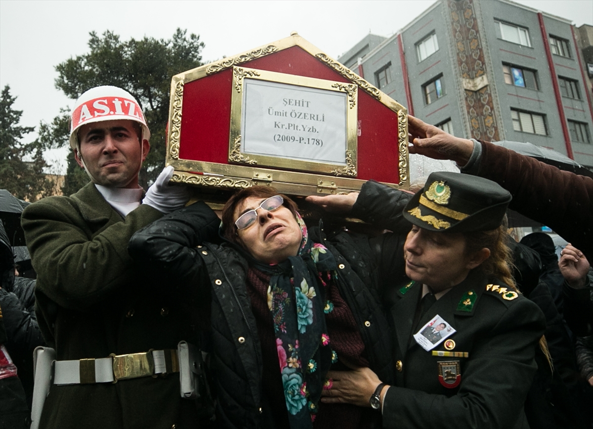 Şehit Pilot Yüzbaşı Ümit Özerli son yolculuğuna uğurlandı!