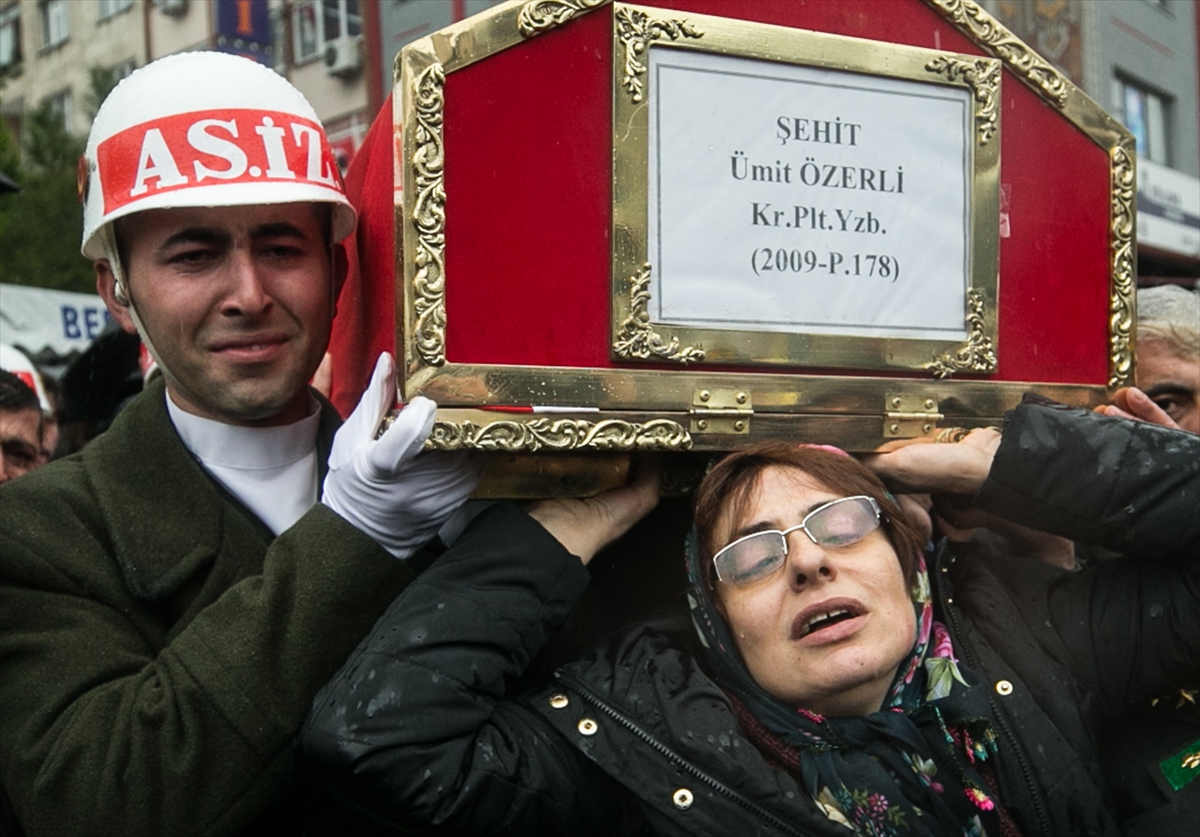 Şehit Pilot Yüzbaşı Ümit Özerli son yolculuğuna uğurlandı!