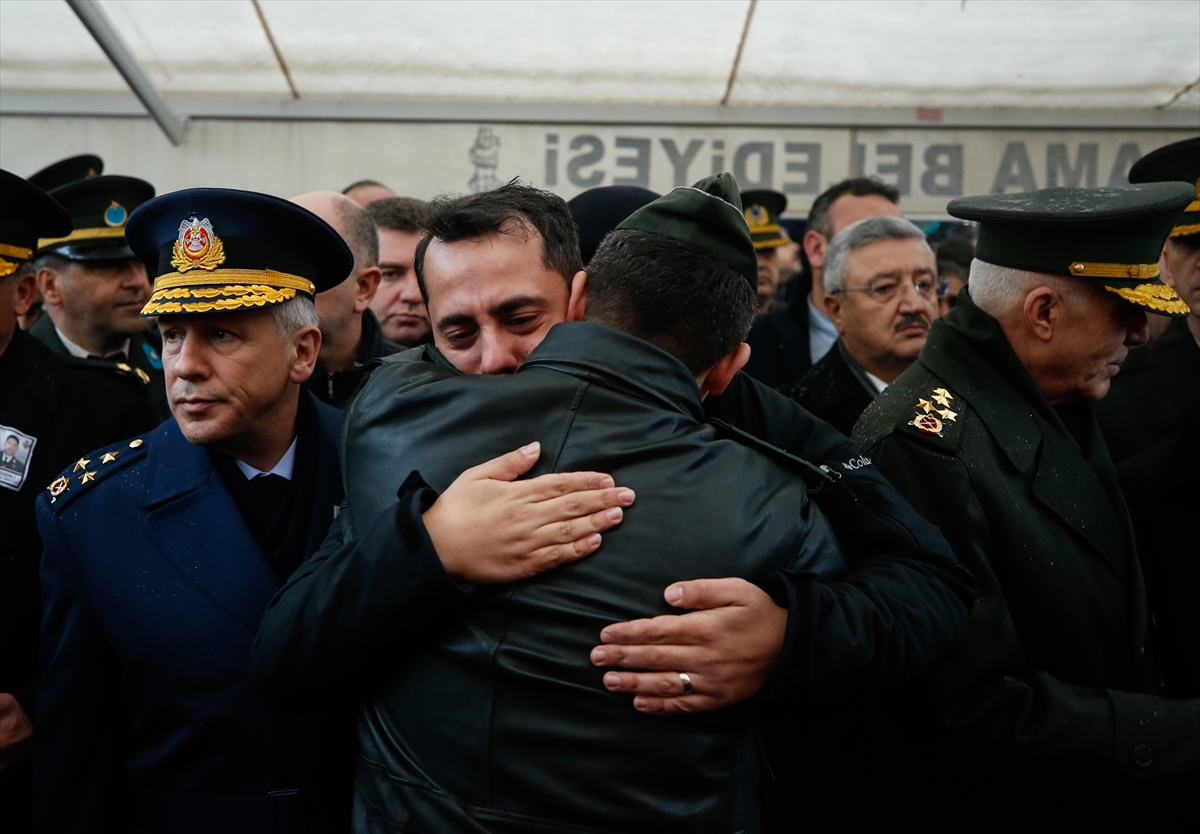 Şehit Pilot Yüzbaşı Ümit Özerli son yolculuğuna uğurlandı!