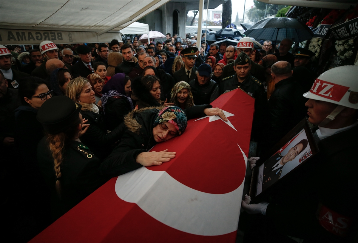 Şehit Pilot Yüzbaşı Ümit Özerli son yolculuğuna uğurlandı!