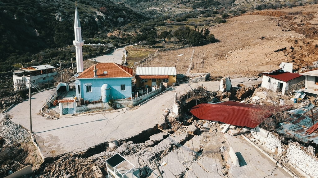 Heyelan bölgesinde tehlike devam ediyor!