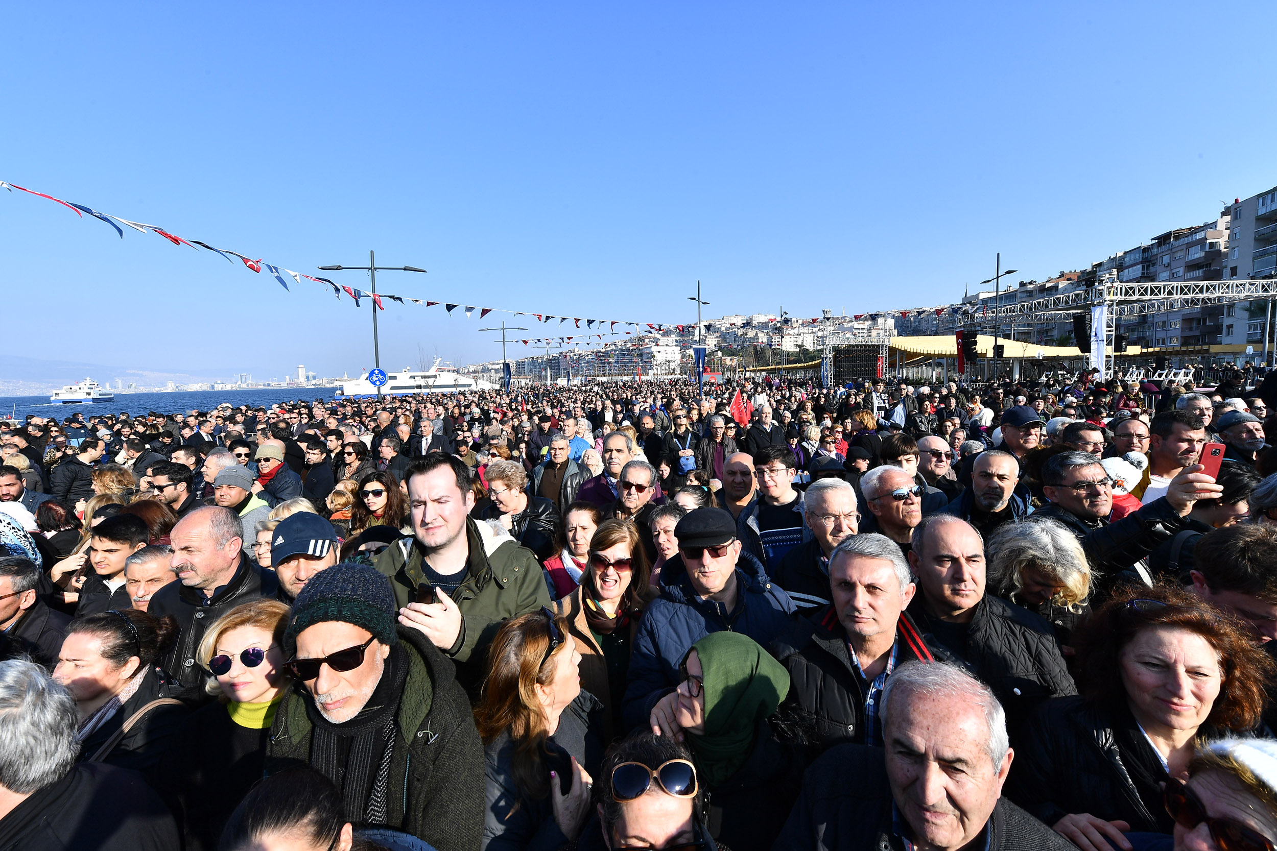Kılıçdaroğlu, 15 Temmuz Demokrasi Şehitleri Meydanı’nı açtı