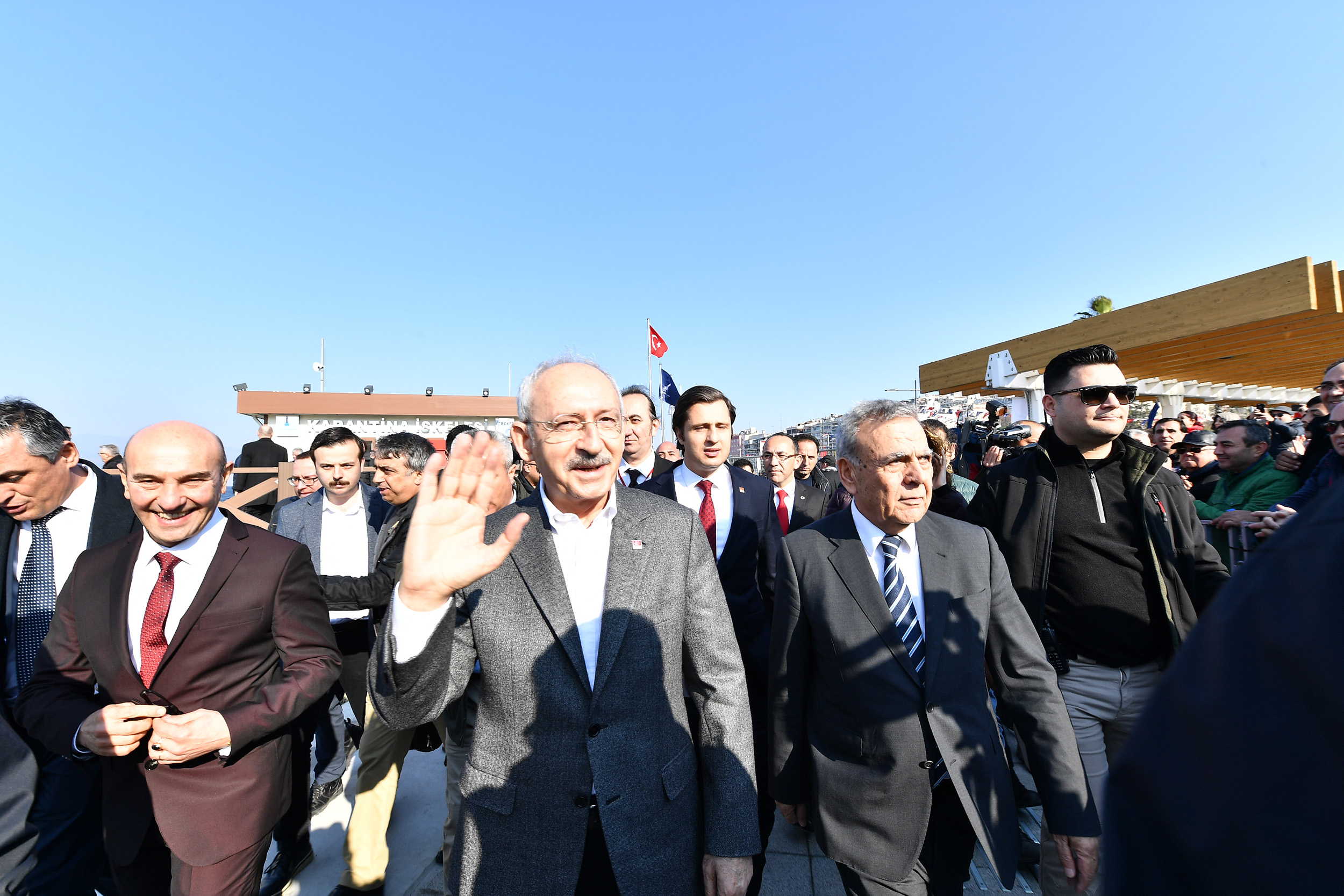Kılıçdaroğlu, 15 Temmuz Demokrasi Şehitleri Meydanı’nı açtı