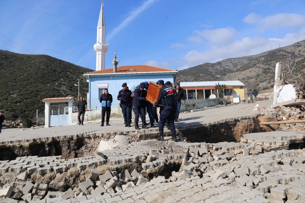 Heyelan bölgesinde tehlike devam ediyor!