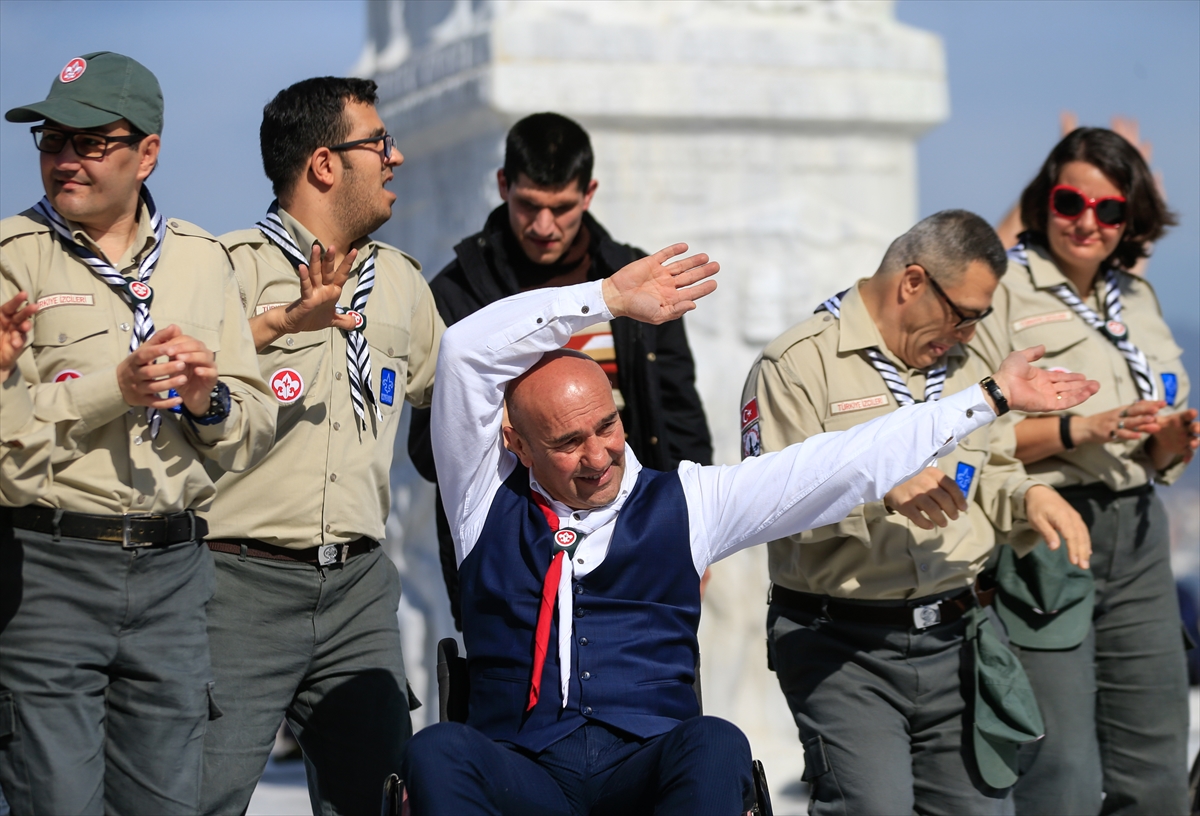 CHP'li Soyer, farkındalık için tekerlekli sandalye ile gezdi