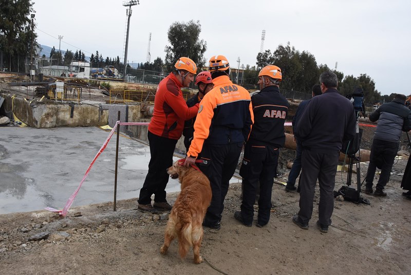 Metro istasyonunda göçük: İki güvenlik görevlisi aranıyor