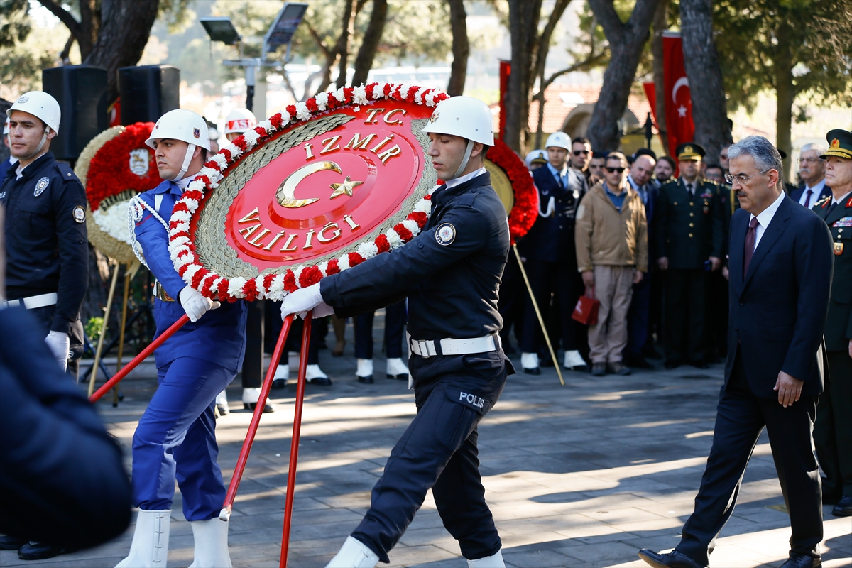 İzmir şehitlerini unutmadı