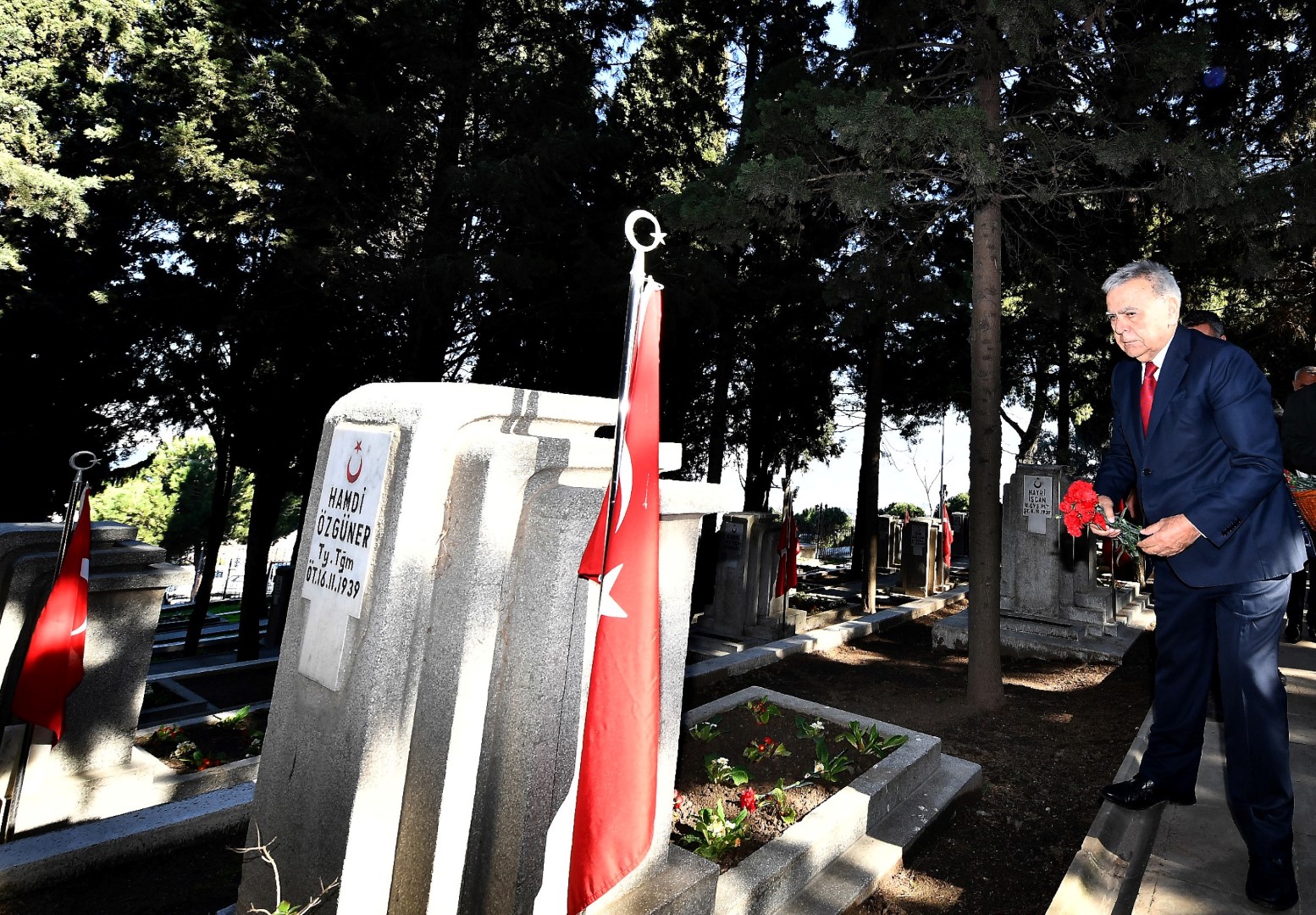 İzmir şehitlerini unutmadı