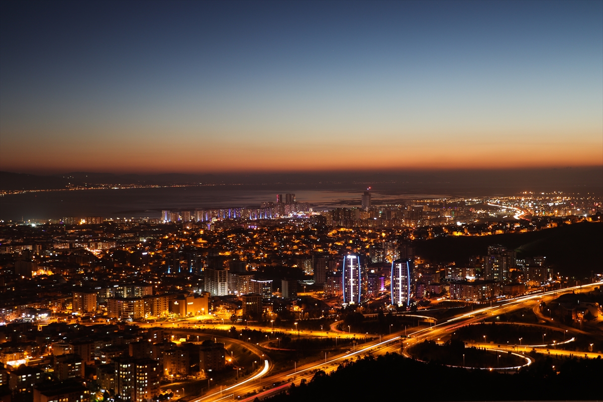 'Seyir Tepesi'nden İzmir manzarası