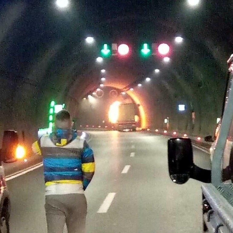 Sabuncubeli Tüneli'nde TIR yangını!