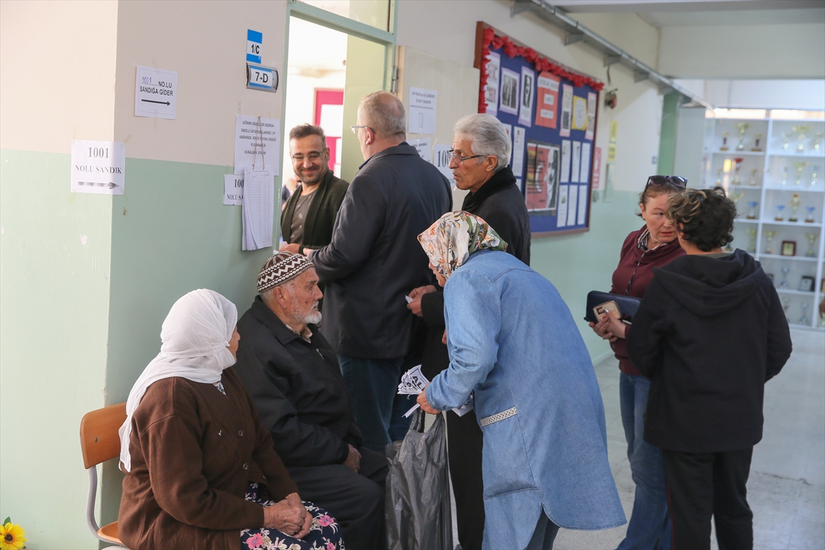 İzmirliler sandık başında