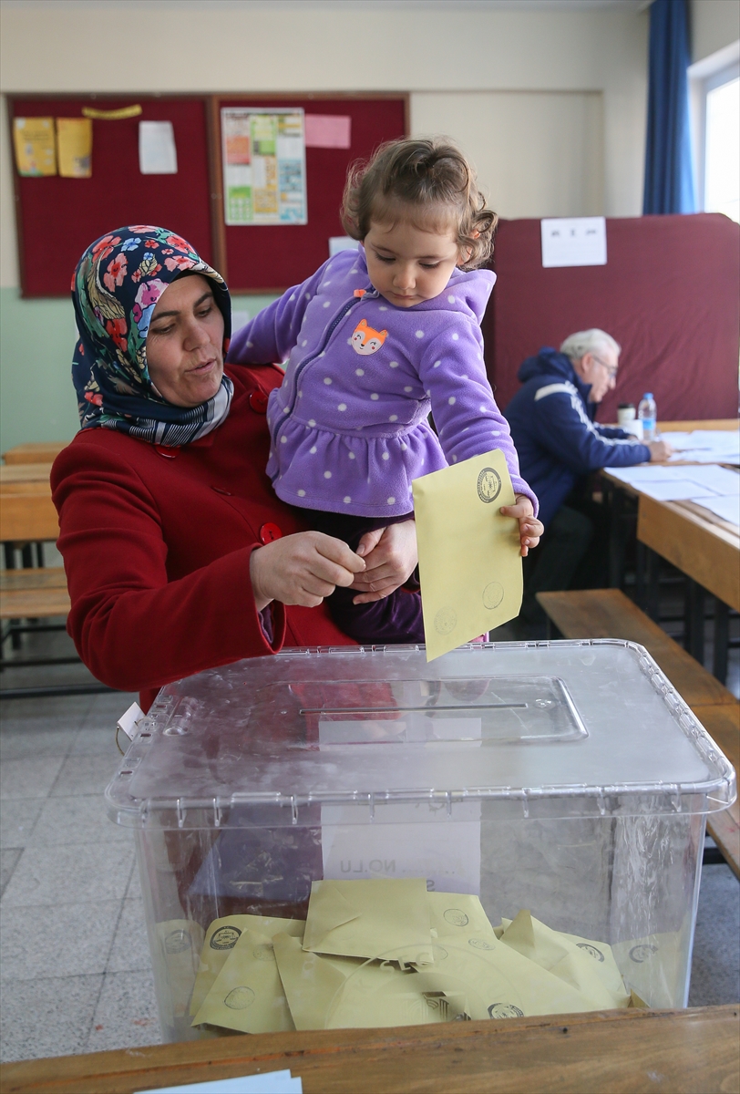 İzmirliler sandık başında