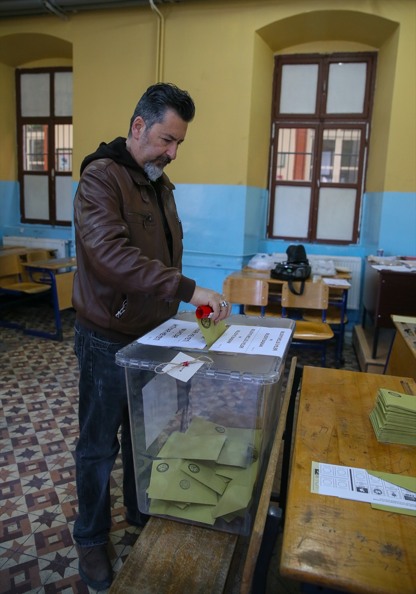 İzmirliler sandık başında