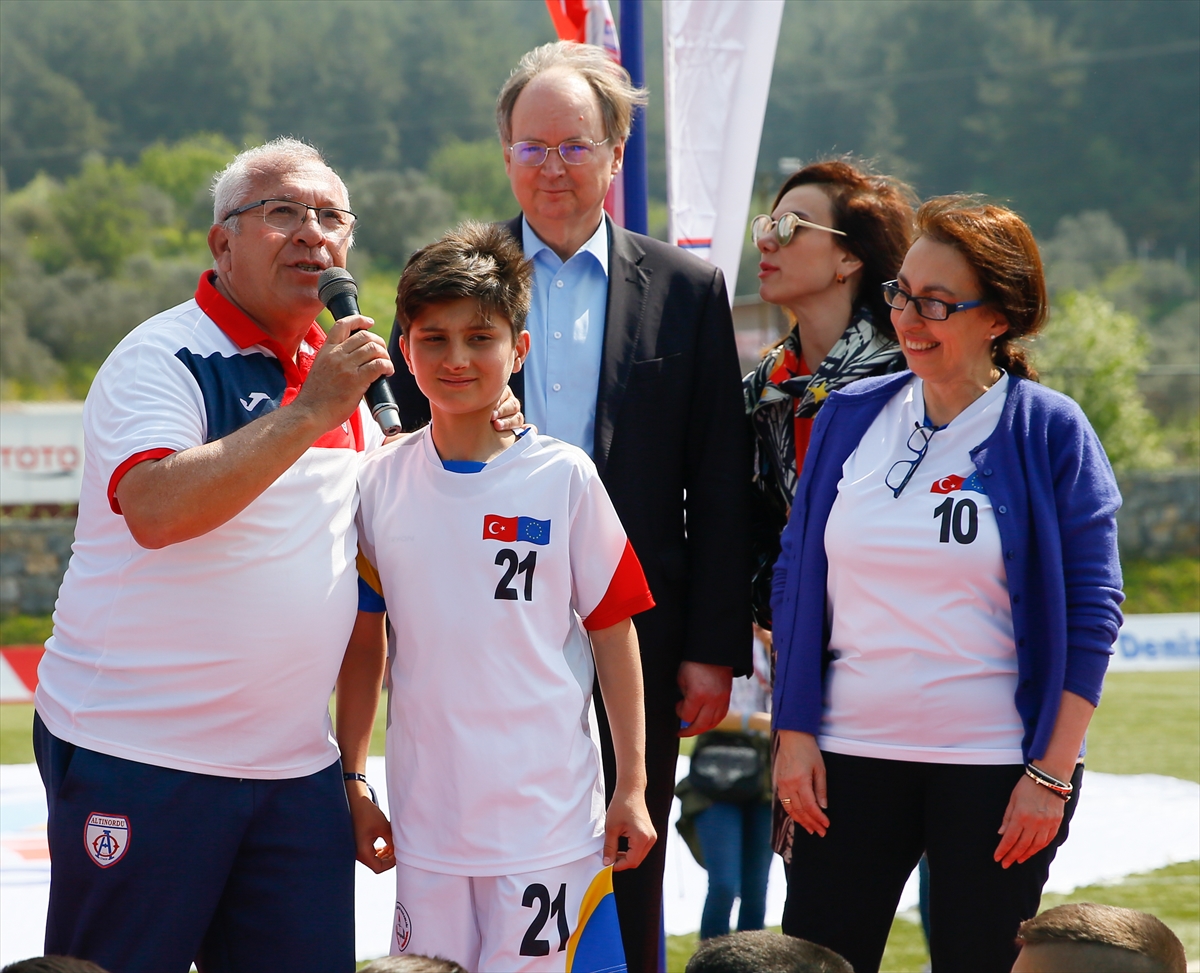 6. Uluslararası U12 İzmir Cup başladı