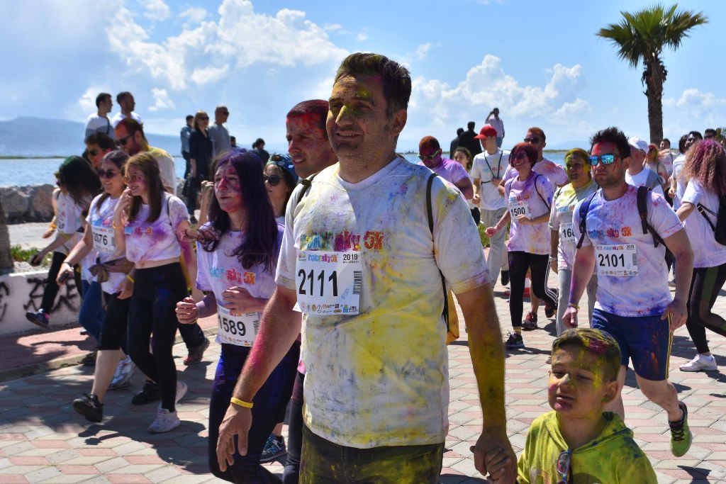 İzmir'de 'renkli koşu' festivali