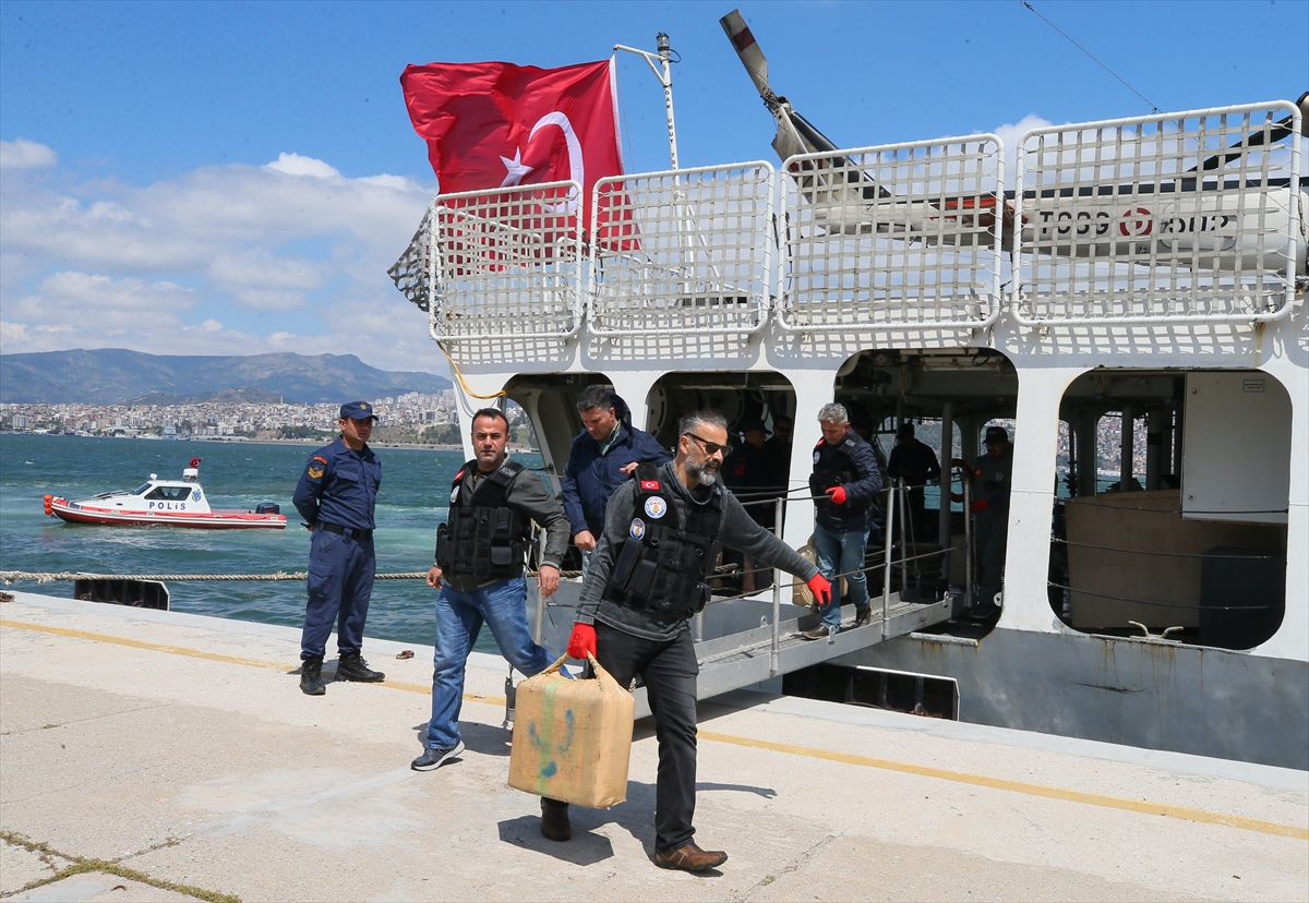 Uyuşturucu teknesi limana getirildi