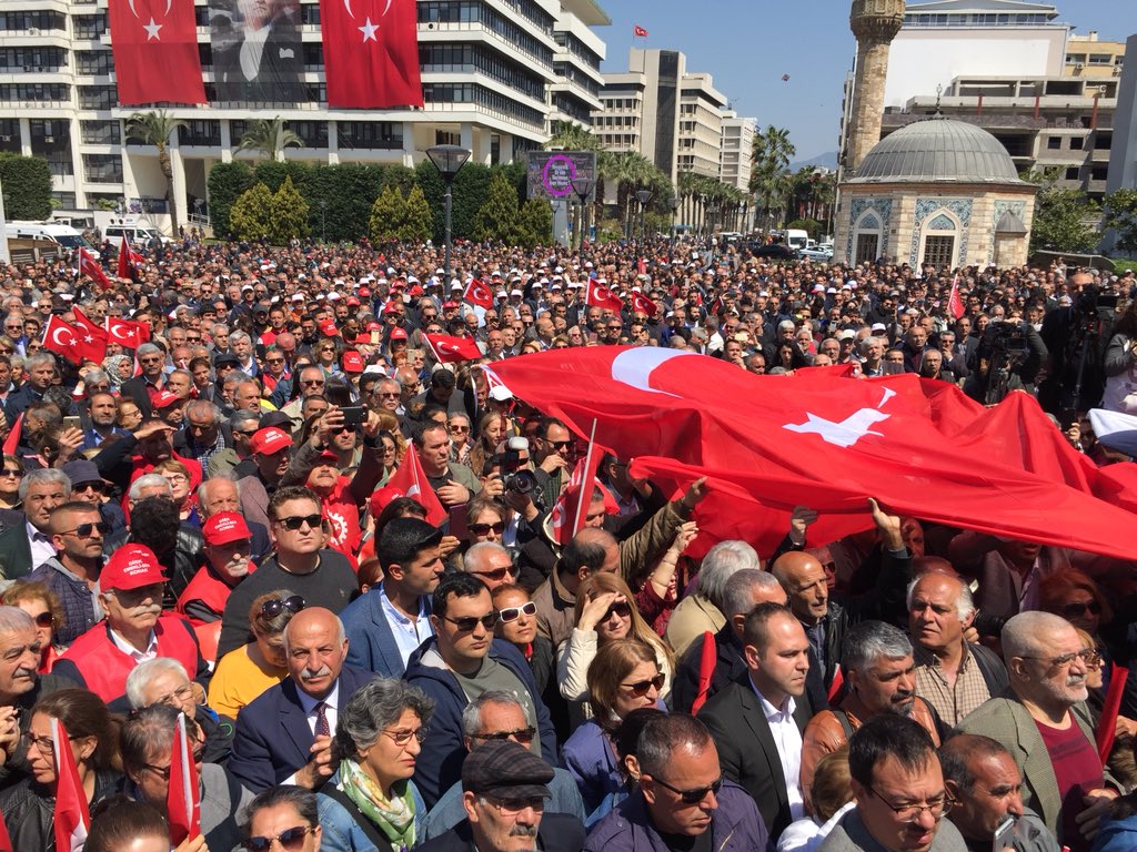 CHP İzmir Konak Meydanı'nda saldırıyı protesto etti