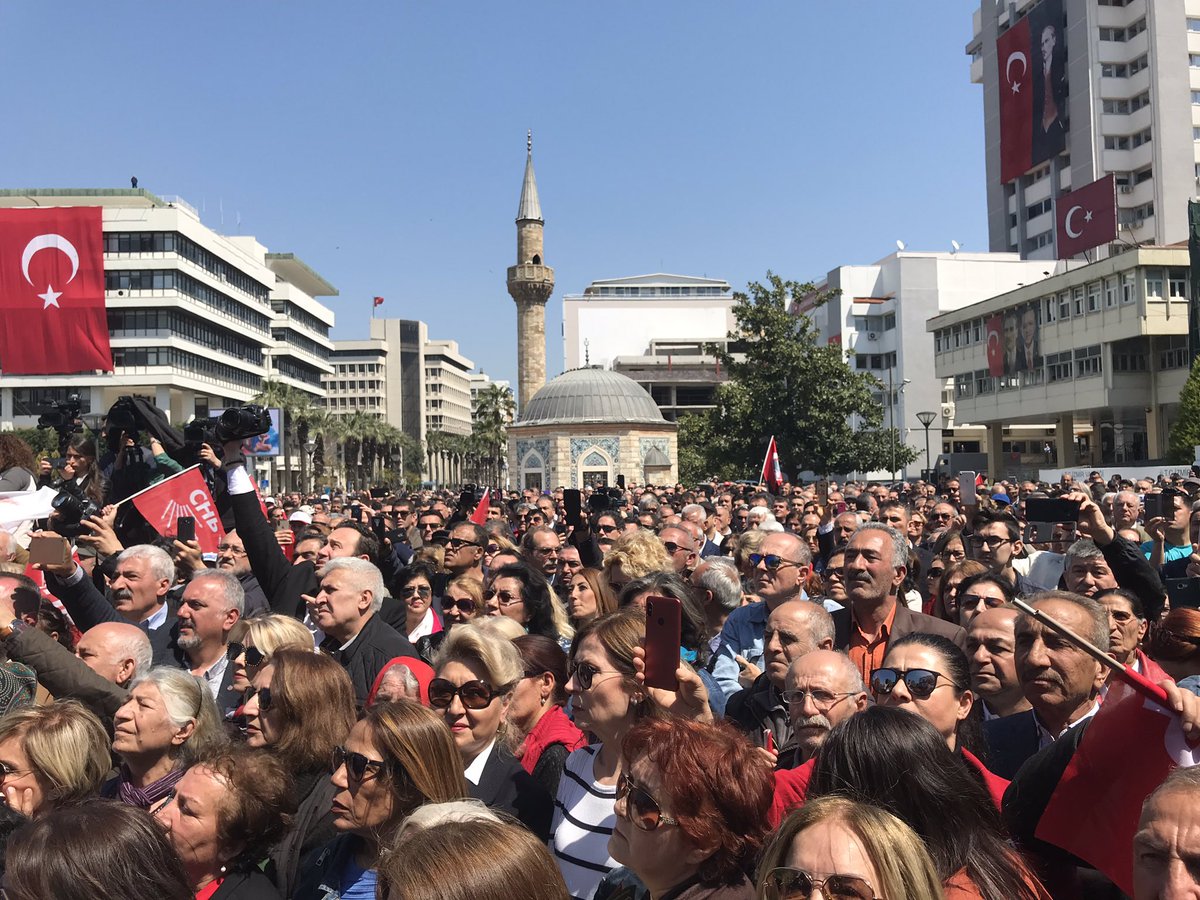 CHP İzmir Konak Meydanı'nda saldırıyı protesto etti