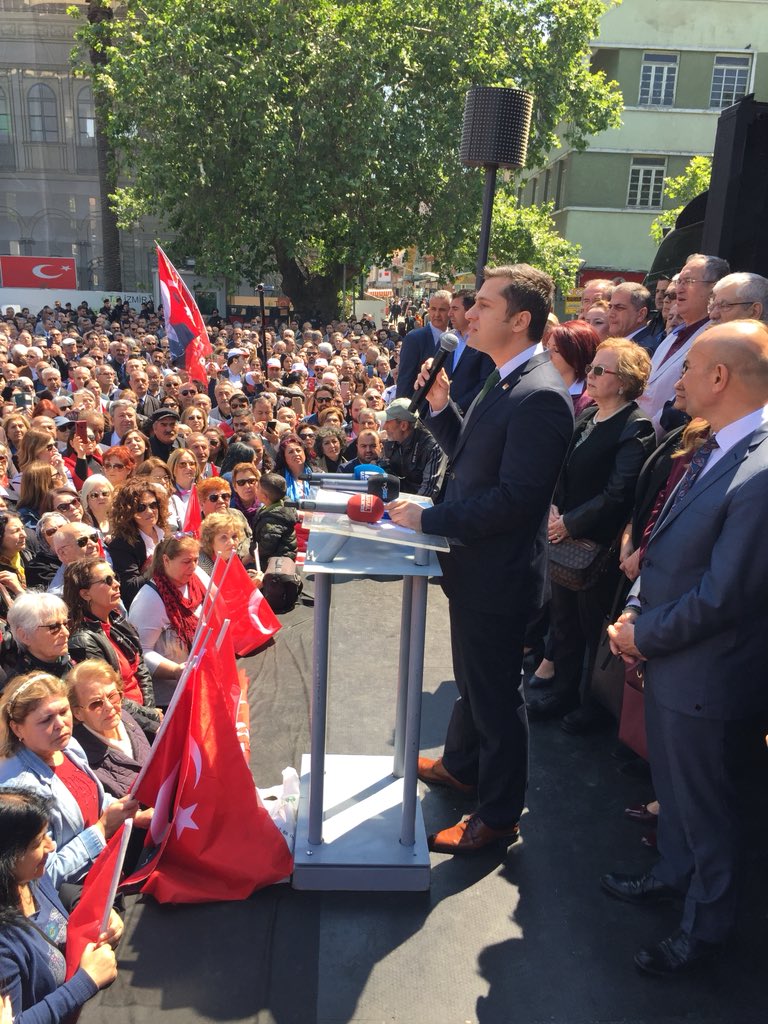 CHP İzmir Konak Meydanı'nda saldırıyı protesto etti