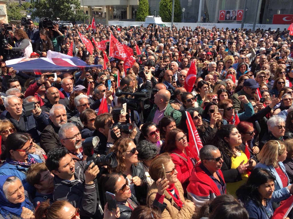 CHP İzmir Konak Meydanı'nda saldırıyı protesto etti