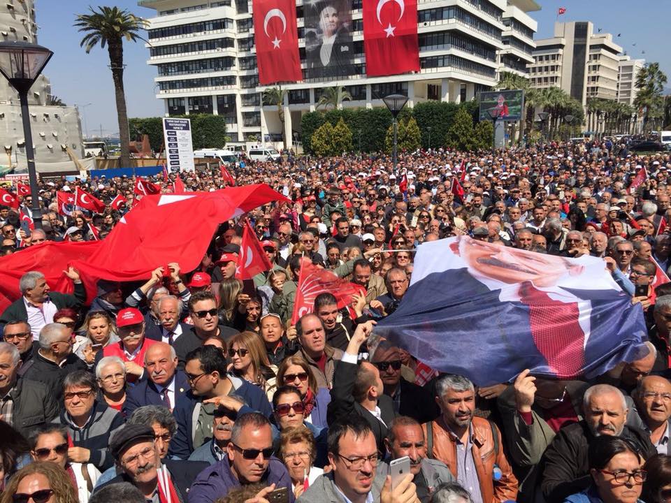 CHP İzmir Konak Meydanı'nda saldırıyı protesto etti