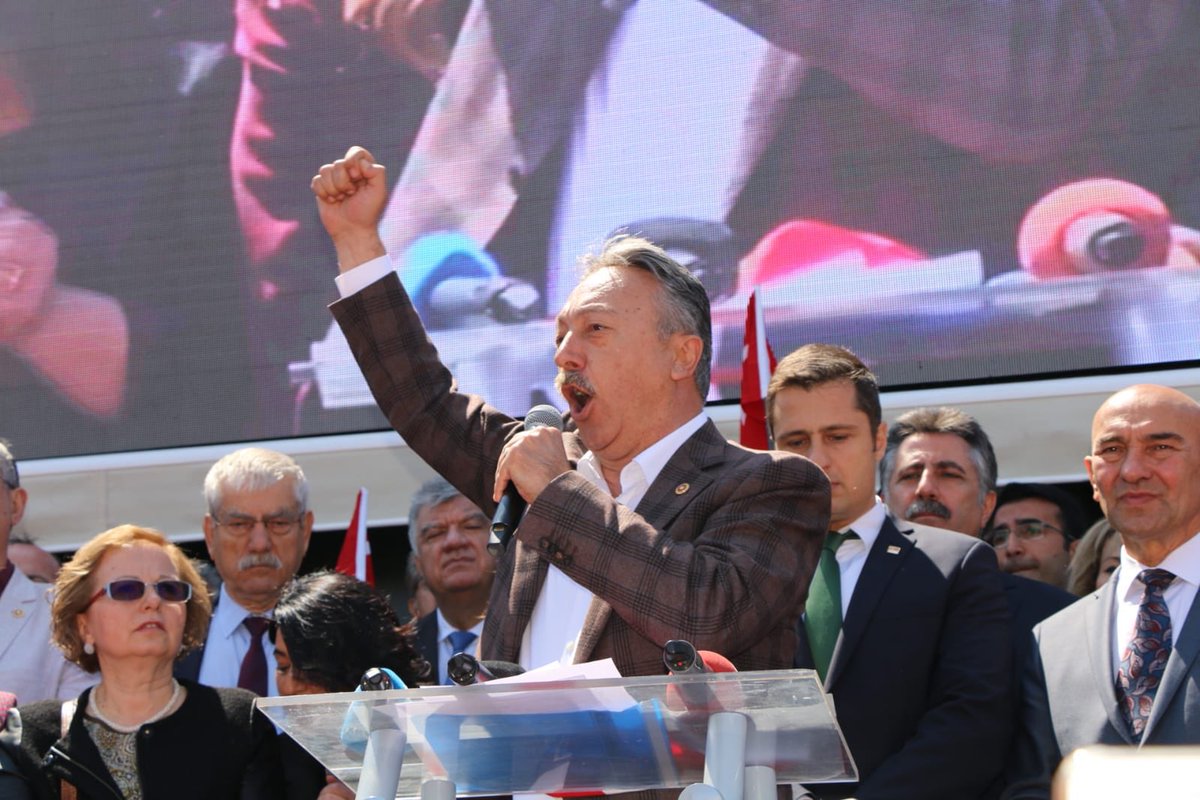 CHP İzmir Konak Meydanı'nda saldırıyı protesto etti