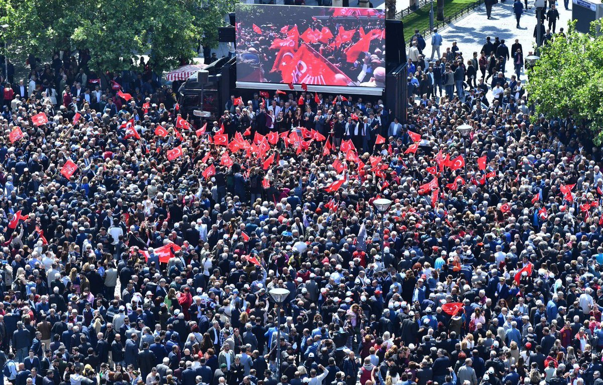 CHP İzmir Konak Meydanı'nda saldırıyı protesto etti