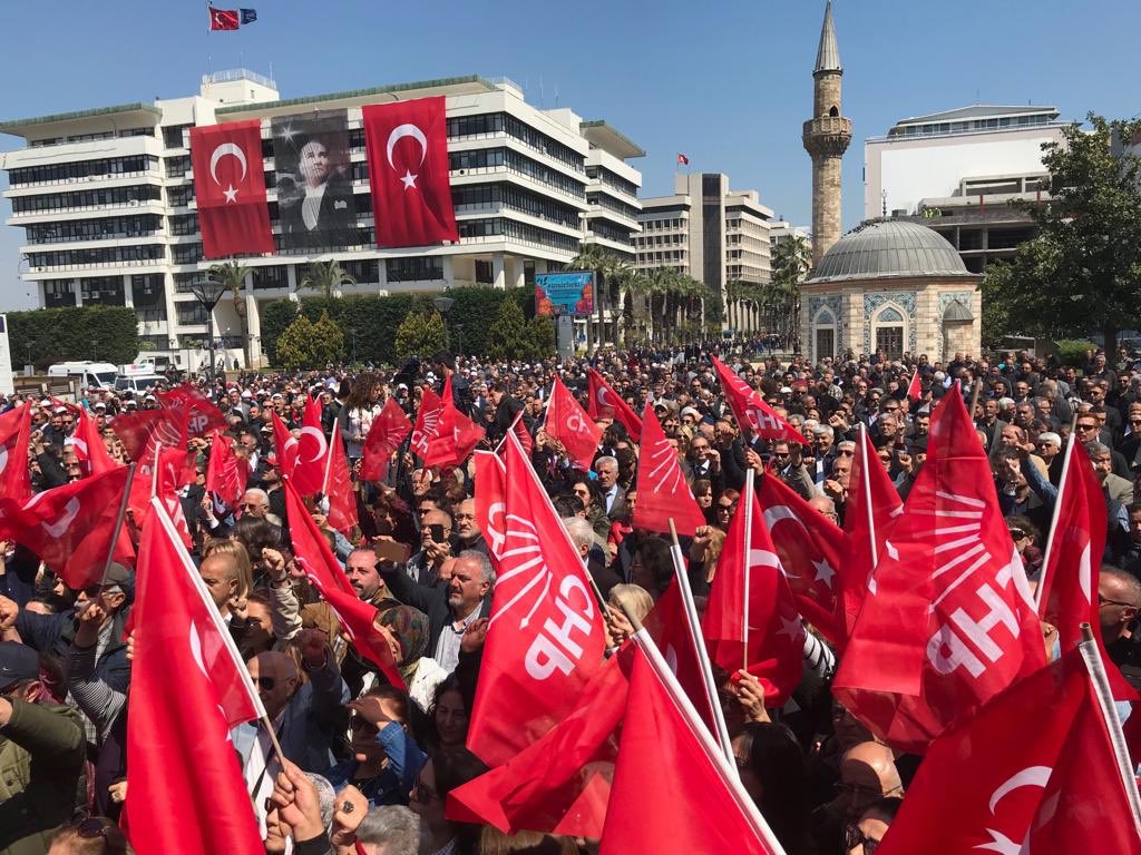 CHP İzmir Konak Meydanı'nda saldırıyı protesto etti