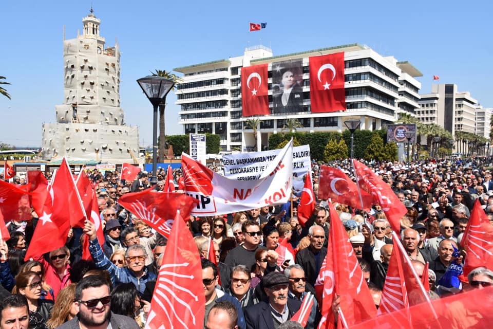 CHP İzmir Konak Meydanı'nda saldırıyı protesto etti