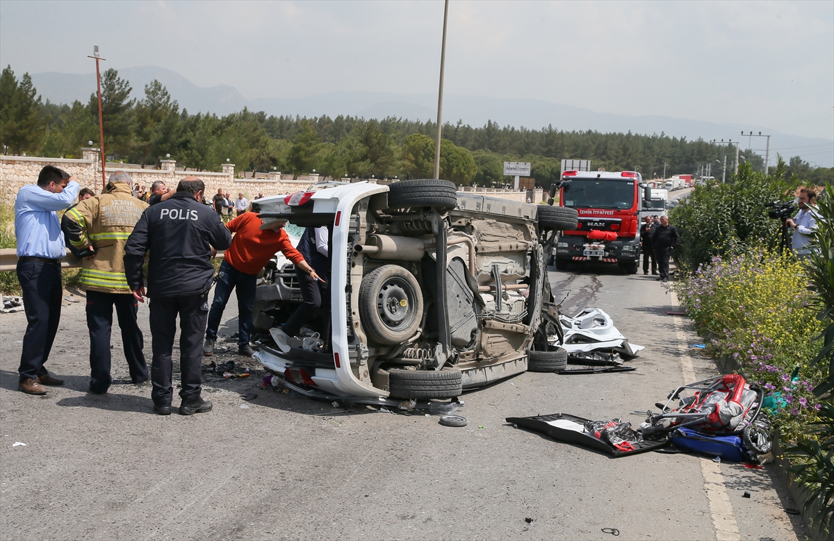 İzmir'de feci kaza: 7 ölü, 1 yaralı