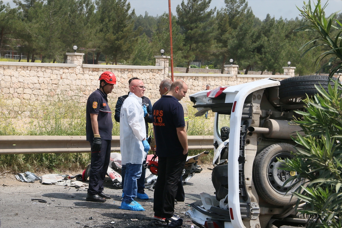 İzmir'de feci kaza: 7 ölü, 1 yaralı