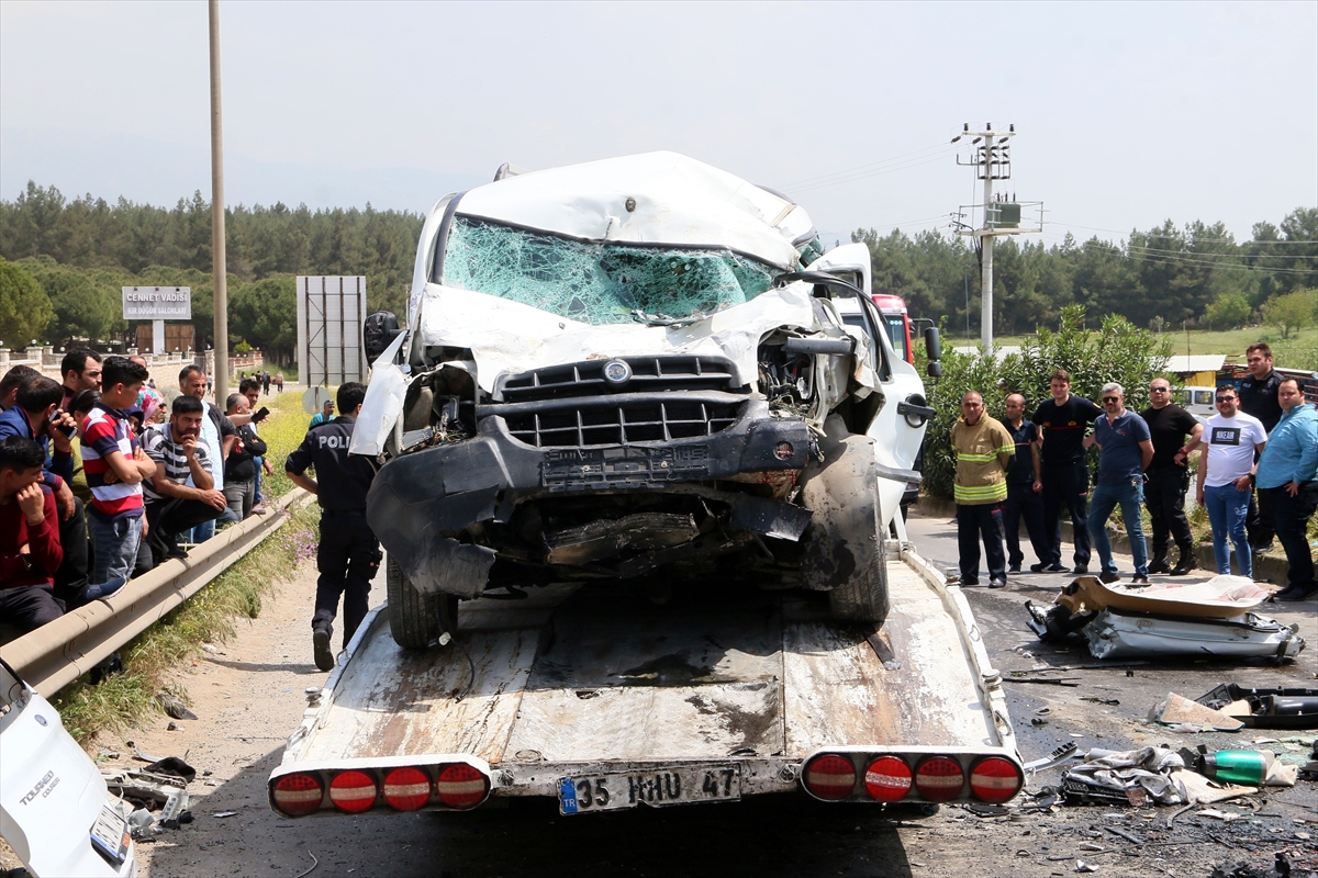 İzmir'de feci kaza: 7 ölü, 1 yaralı