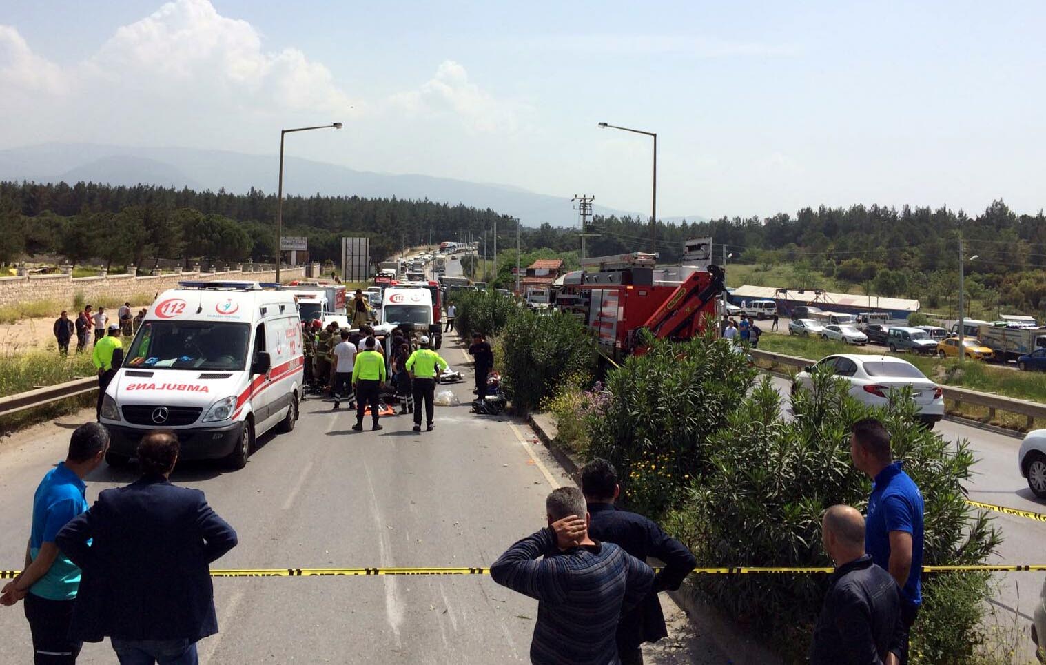 İzmir'de feci kaza: 7 ölü, 1 yaralı