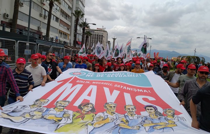 İzmir'de 1 Mayıs'a coşkulu kutlama...