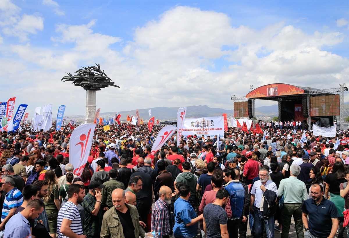 İzmir'de 1 Mayıs'a coşkulu kutlama...