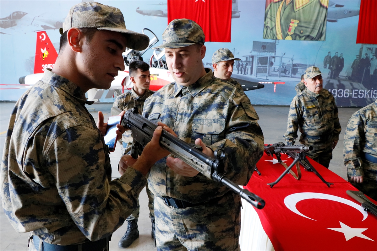 İzmir'de engellilerin bir günlük askerlik sevinci