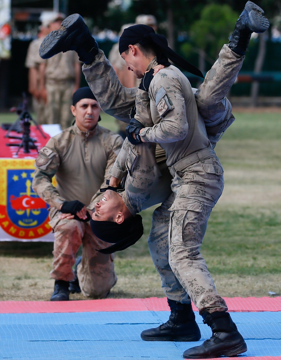 Jandarma asteğmen adayları yemin etti