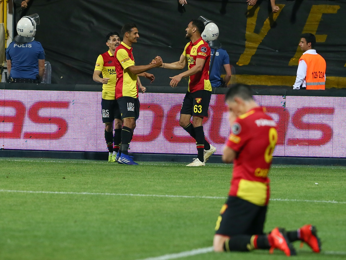 Göztepe süperlig'de kaldı