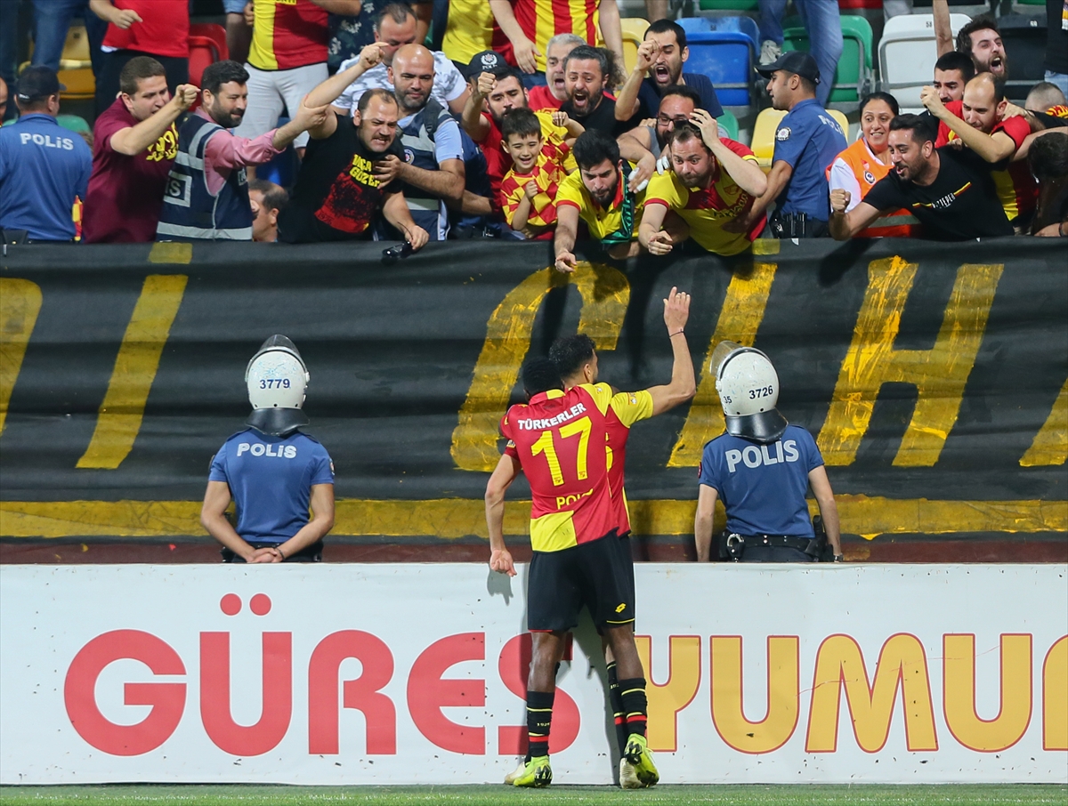 Göztepe süperlig'de kaldı