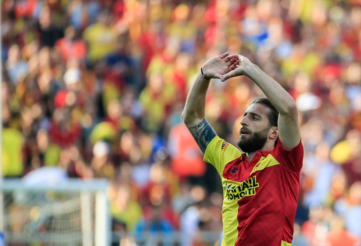 Göztepe süperlig'de kaldı