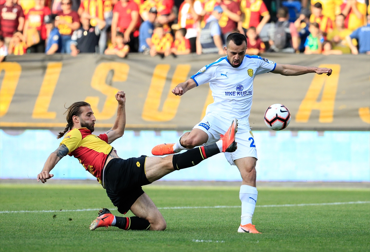 Göztepe süperlig'de kaldı