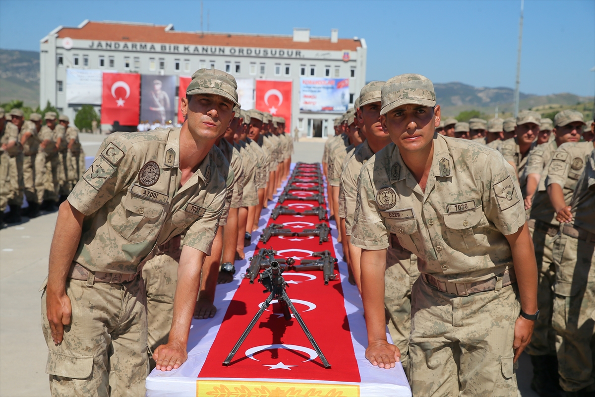 Jandarma adaylarından terörle mücadele yemini