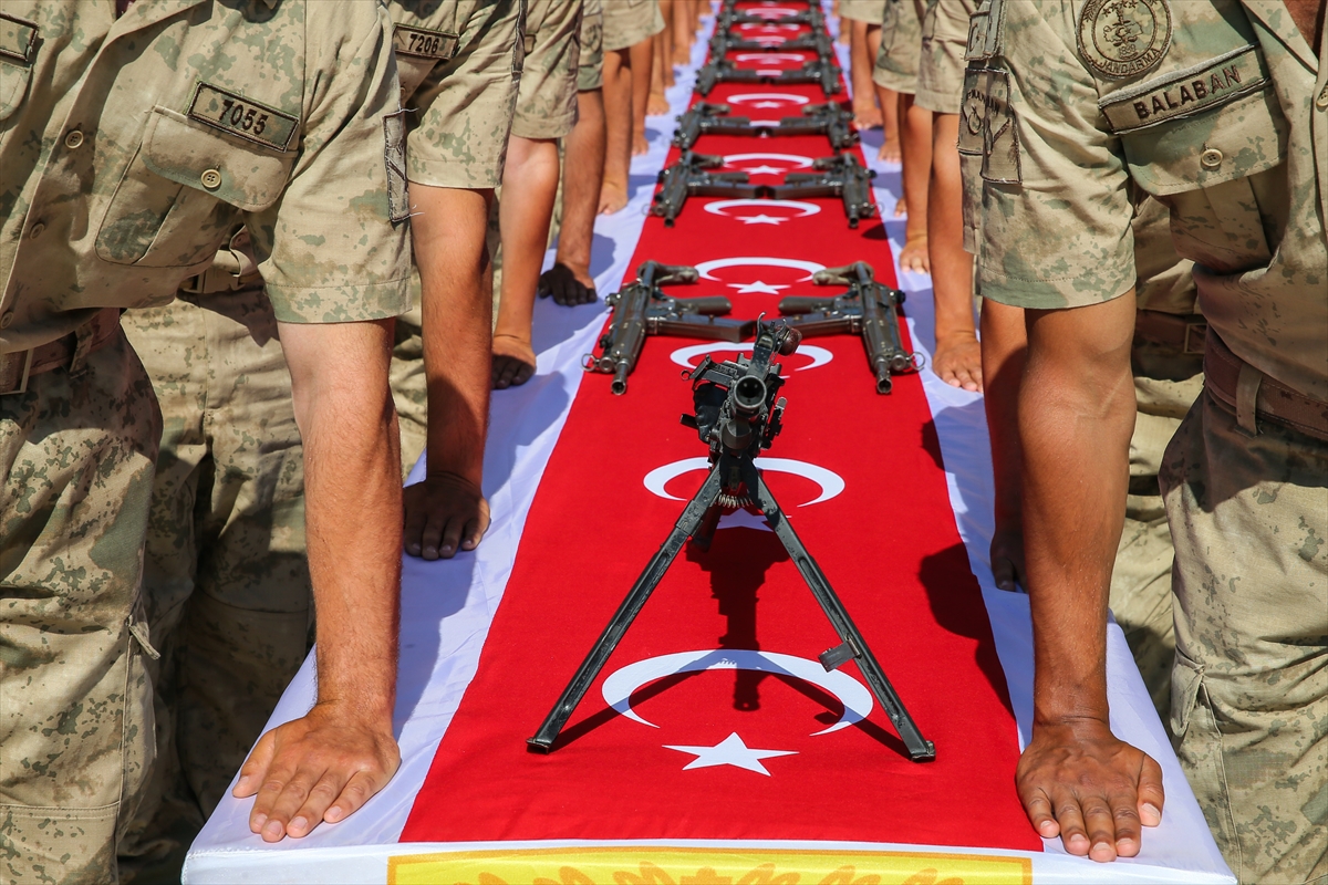 Jandarma adaylarından terörle mücadele yemini