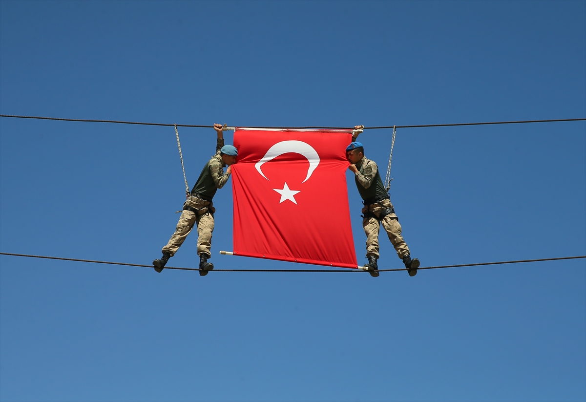 Jandarma adaylarından terörle mücadele yemini