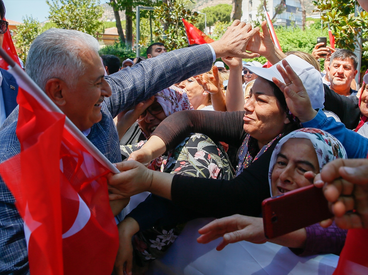 Yıldırım'a Bayındır'da sevgi seli