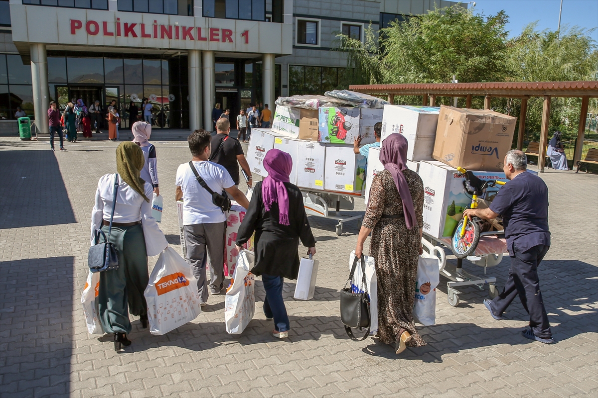 Batıdan doğuya 'mutluluk köprüsü' kurdular...