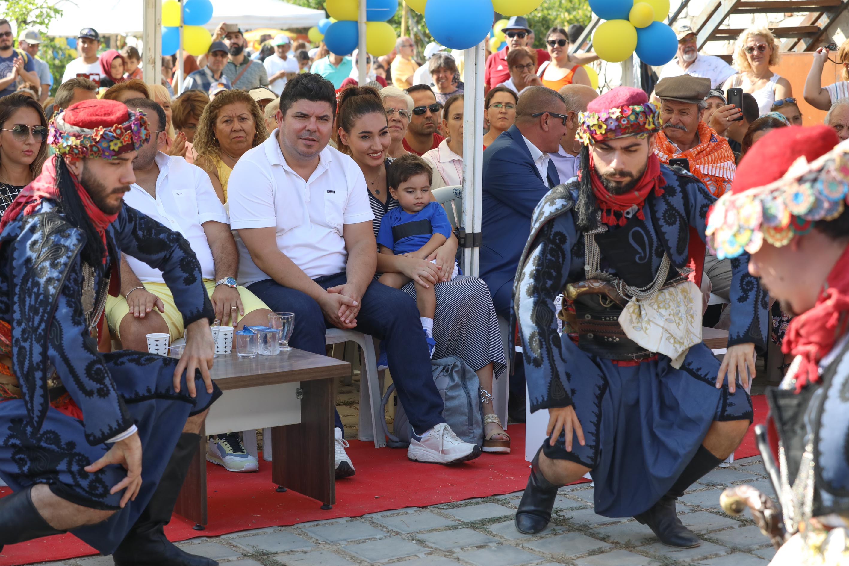 Buca’da bağ bozumu coşkusu