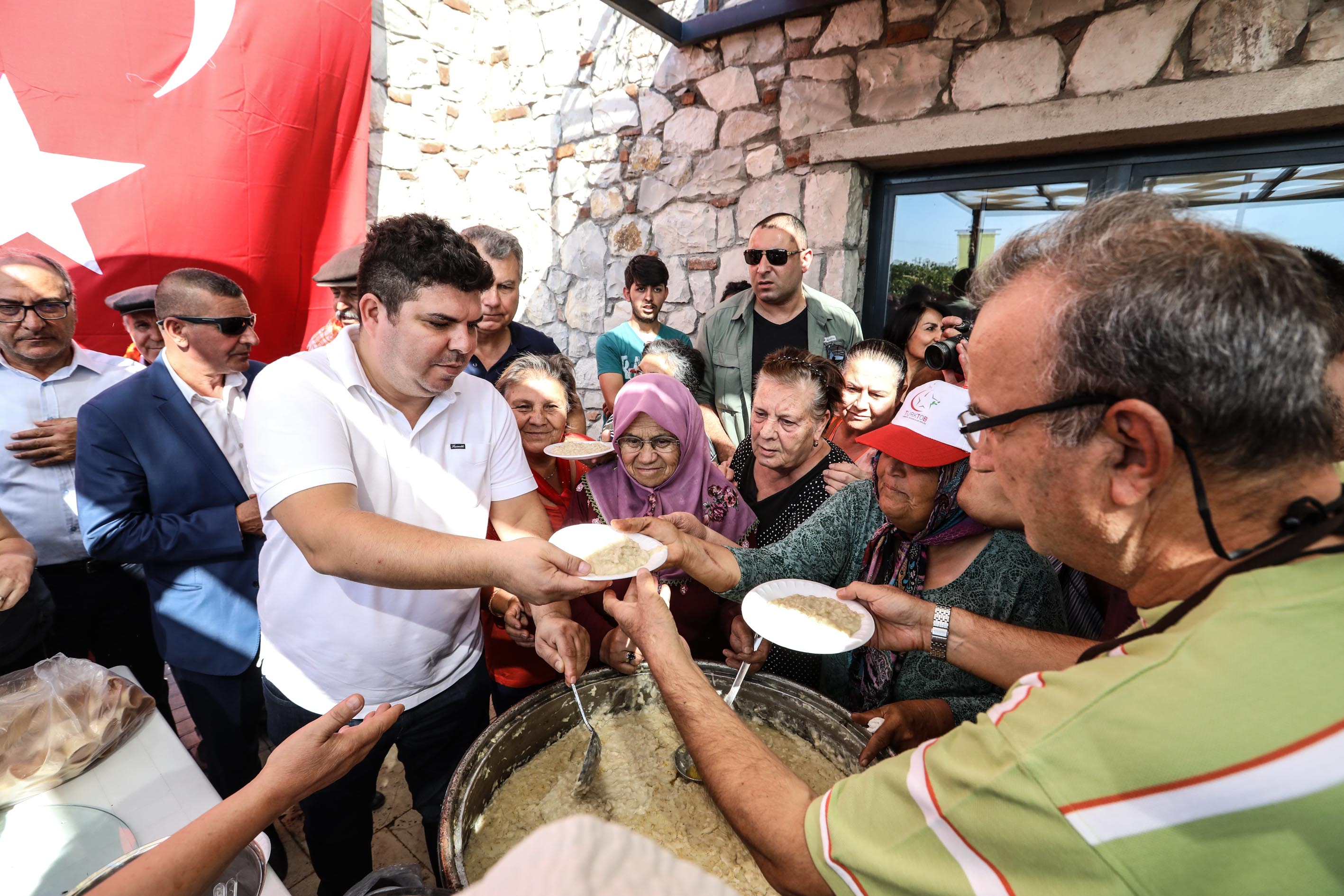Buca’da bağ bozumu coşkusu