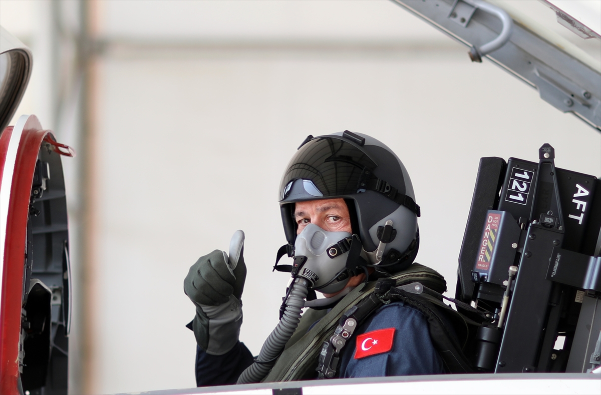 Akar'dan Ege Denizi üzerinde uçuş